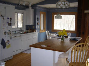 Prior Lake Kitchen Before staging.JPG